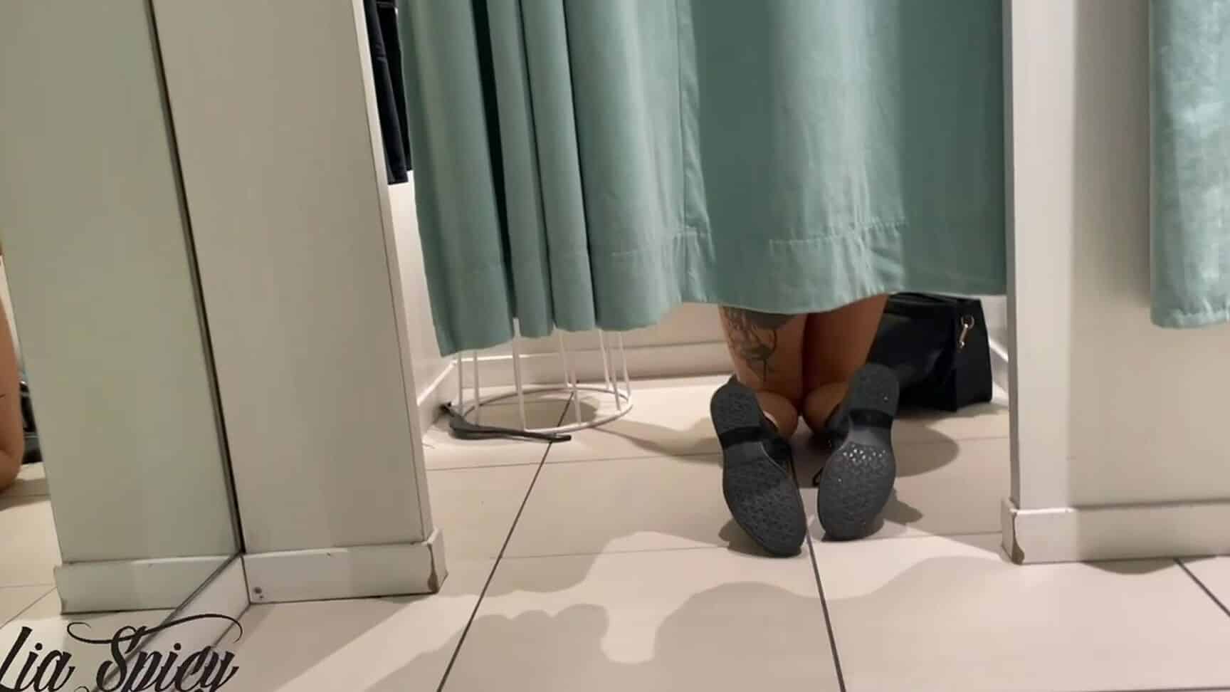 Lia Spicy 24 _ Chasse au trésor _ Exhib dans les magasins du MANS (72)