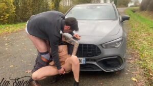 Lia Spicy 35 _ SPICY CHALLENGE _ il m’offre le Restau et me baise sur le capot de sa voiture