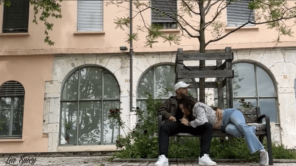 Lia Spicy Onlyfans French 113 – Exhib Lyonnaise – Pipe sur un Banc Public et à Fourvière